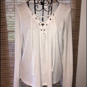 🍉 3/$15 White lace up neck long sleeve top